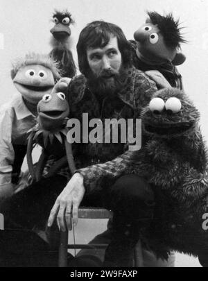 Jim Henson avec ses Muppets Banque D'Images