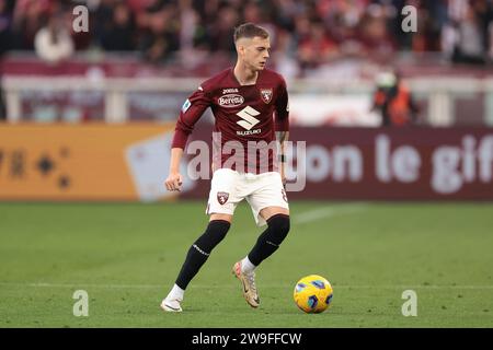 Turin, Italie. 23 décembre 2023. Ivan Ilic du Torino FC pendant le match de Serie A au Stadio Grande Torino, Turin. Le crédit photo devrait se lire : Jonathan Moscrop/Sportimage crédit : Sportimage Ltd/Alamy Live News Banque D'Images