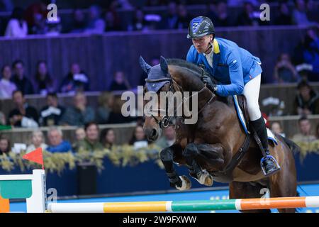 Christian Ahlmann d'Allemagne avec Dourkhan Hero Z lors de la compétition de saut d'obstacles Léon Melchior CSI5*-W au Jumping Mechelen le 27 décembre 2023, Nekkerhal, Belgique (photo de Maxime David - MXIMD Pictures) Banque D'Images