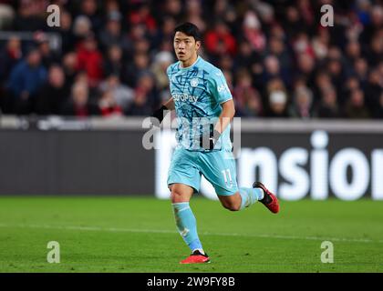 27 décembre 2023 ; Gtech Community Stadium, Brentford, Londres, Angleterre; premier League football, Brentford contre Wolverhampton Wanderers ; Hwang Hee-chan de Wolverhampton Wanderers Banque D'Images