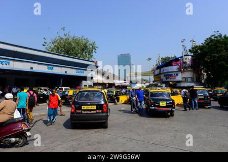 Gare de Dadar à Mumbai, en Inde. Banque D'Images