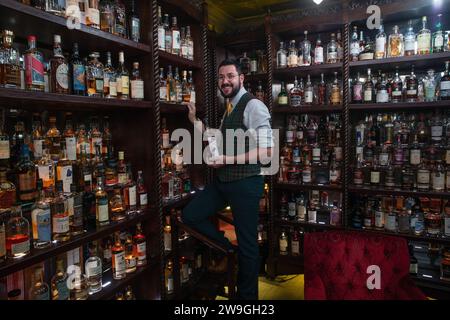 Bertie's Whisky Bar, Fife Arms, Braemar, Écosse. Banque D'Images