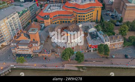 Une vue aérienne des magnifiques monuments de Londres, Royaume-Uni sous une douce lumière du soir Banque D'Images