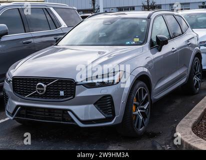 Un véhicule Volvo SUV EV neuf à vendre chez un concessionnaire à Monroeville, Pennsylvanie, États-Unis Banque D'Images