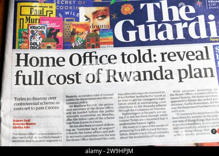 Britannique 'Home Office a dit : révéler le coût total du plan Rwanda' journal Guardian titre page d'accueil Tory coût de la politique d'asile article 9 déc 2023 Royaume-Uni Banque D'Images