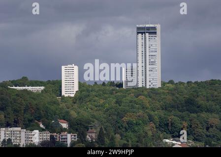 Nancy, France - vue de Nancy depuis la cathédrale de Nancy avec la tour panoramique, immeuble moderne construit dans le quartier du Haut-du-Lièvre. Banque D'Images