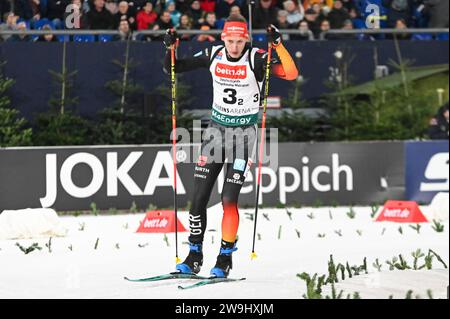 Gelsenkirchen, Deutschland. 28 décembre 2023. Adrian Franz (Team Deutschland 2) WTC Biathlon auf Schalke bett1.de Biathlon Talent Team Challenge 2023 am 28. Dezember 2023 in der Veltins-Arena à Gelsenkirchen/Schalke (Deutschland). Crédit : dpa/Alamy Live News Banque D'Images