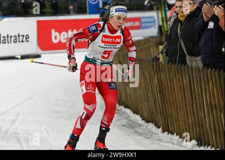 Gelsenkirchen, Deutschland. 28 décembre 2023. Anna Andexer (Team Österreich) WTC Biathlon auf Schalke bett1.de Biathlon Talent Team Challenge 2023 am 28. Dezember 2023 in der Veltins-Arena à Gelsenkirchen/Schalke (Deutschland). Crédit : dpa/Alamy Live News Banque D'Images