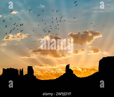 USA - ARIZONA : lever de soleil sur Monument Valley Banque D'Images