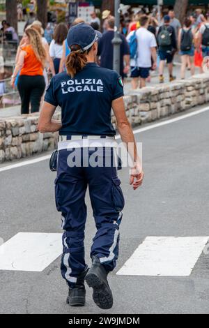 Portovenere, Italie, 30 juillet 2023 Portovenere police locale responsable de la surveillance et de la protection des touristes. Banque D'Images