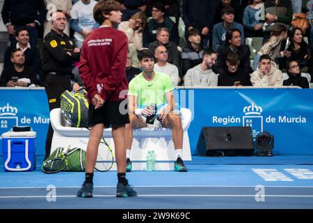 Carlos Alcaraz, I Carlos Alcaraz Cup, match de tennis de charité, entre Carlos Alcaraz et Roberto Bautista, Palais des Sports de Murcie, 28 décembre 2023, Banque D'Images