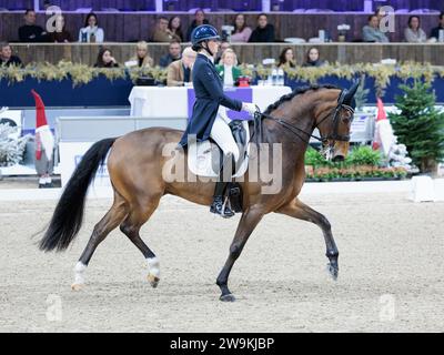 Nekkerhal, Belgique, 28 décembre 2023, Jorinde Verwimp de Belgique avec charmer lors du Grand Prix de la coupe du monde FEI dressage au Jumping Mechelen le 28 décembre 2023, Nekkerhal, Belgique (photo de Maxime David - MXIMD Pictures) Banque D'Images