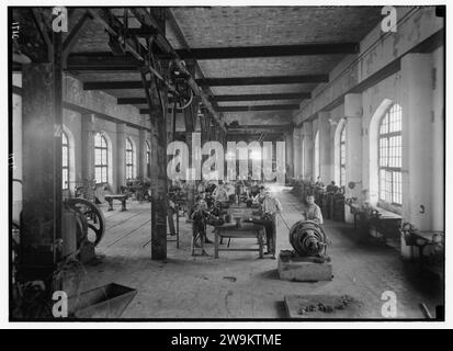 Activités sionistes autour de Haïfa. Institut technique de l'hébreu. Les apprentis travaillent dans les ateliers. Banque D'Images