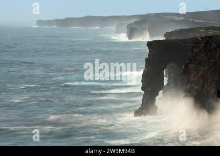 Holei Sea Arch, parc national des volcans d'Hawaï, Hawaï Banque D'Images