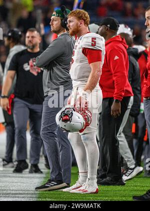 28 décembre 2023 : le quarterback de NC State Brennan Armstrong (5) lors de la seconde moitié du Pop Tarts Bowl. Kansas State bat N.C. State 28-13 à Orlando, FL. Romeo T Guzman/Cal Sport Media(image de crédit : © Romeo Guzman/Cal Sport Media) Banque D'Images