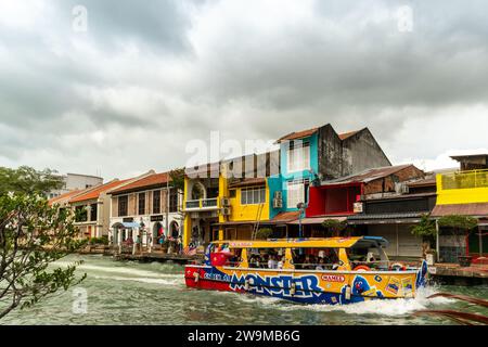 Une vue de jour sur la croisière sur le fleuve Malacca Banque D'Images