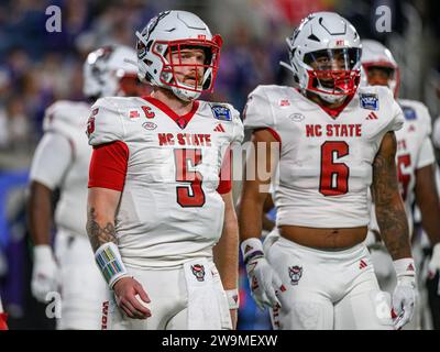 Orlando, FL, États-Unis. 28 décembre 2023. Le quarterback Brennan Armstrong (5) de NC State lors de la première moitié du Pop Tarts Bowl à Orlando, FL. Romeo T Guzman/Cal Sport Media/Alamy Live News Banque D'Images