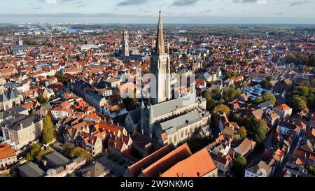 Drone photo église de notre dame, onze-Lieve-Vrouwekerk Bruges Belgique Europe Banque D'Images