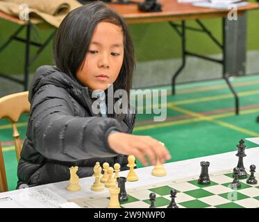 Hastings, Royaume-Uni. 29 décembre 2023. Chen, Yechu pendant le Congrès international des échecs Caplin Hastings à Horntye Park, Hastings, East Sussex, Royaume-Uni. Crédit : LFP/Alamy Live News Banque D'Images