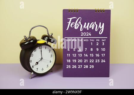 Calendrier mensuel annuel de bureau de février 2024 pour la planification et la gestion Banque D'Images