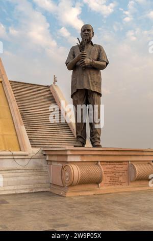 Statue du Dr. Babasaheb Ambedkar au Dr. Babasaheb Ambedkar Memorial Park, Vipul Khand 2, Vipul Khand 3, Vipin Khand, Gomti Nagar, Lucknow, Uttar Prad Banque D'Images