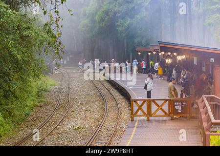 Alishan, Taiwan - octobre 08 2023 : une ancienne gare dans la forêt nationale d'Alishan à Taiwan Banque D'Images