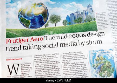 « Frutiger Aero la tendance de design du milieu des années 2000 prend d'assaut les médias sociaux » journal Guardian titre nostalgie article technologique 15 décembre 2023 Royaume-Uni Banque D'Images