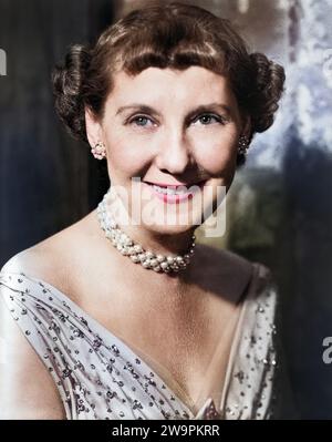 Première dame américaine Mamie Eisenhower, portrait de tête et d'épaules, Harris & Ewing, années 1950 Banque D'Images