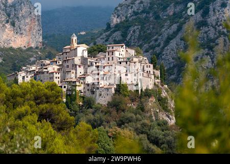 Peillon, village de montagne entre Monaco et Nice en Provence orientale, village historique, Alpes Maritimes, sud de la France, France Banque D'Images