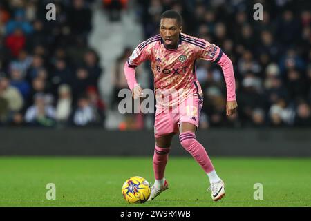 West Bromwich, Royaume-Uni. 29 décembre 2023. Jaidon Anthony #12 de Leeds United rompt avec le ballon lors du Sky Bet Championship Match West Bromwich Albion vs Leeds United aux Hawthorns, West Bromwich, Royaume-Uni, le 29 décembre 2023 (photo de Gareth Evans/News Images) à West Bromwich, Royaume-Uni le 12/29/2023. (Photo Gareth Evans/News Images/Sipa USA) crédit : SIPA USA/Alamy Live News Banque D'Images