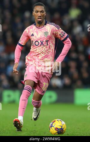 West Bromwich, Royaume-Uni. 29 décembre 2023. Jaidon Anthony #12 de Leeds United rompt avec le ballon lors du Sky Bet Championship Match West Bromwich Albion vs Leeds United aux Hawthorns, West Bromwich, Royaume-Uni, le 29 décembre 2023 (photo de Gareth Evans/News Images) à West Bromwich, Royaume-Uni le 12/29/2023. (Photo Gareth Evans/News Images/Sipa USA) crédit : SIPA USA/Alamy Live News Banque D'Images