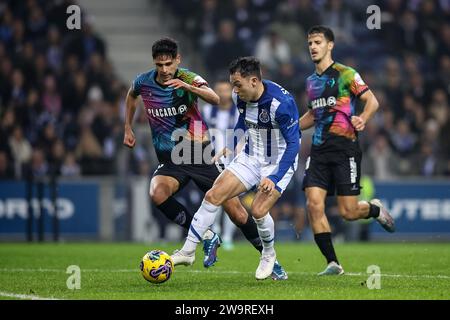 Stade Dragon, Porto, Portugal. 29 décembre 2023. Sur la photo de gauche à droite, Pepê au FC Porto vs GD Chaves. Crédit : Victor Sousa/Alamy Live News Banque D'Images