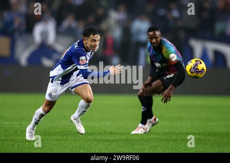 Stade Dragon, Porto, Portugal. 29 décembre 2023. Sur la photo de gauche à droite, Pepê au FC Porto vs GD Chaves. Crédit : Victor Sousa/Alamy Live News Banque D'Images