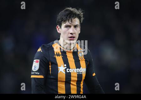 Hull, Royaume-Uni. 29 décembre 2023. Alfie Jones #5 de Hull City lors du Sky Bet Championship Match Hull City vs Blackburn Rovers au MKM Stadium, Hull, Royaume-Uni, le 29 décembre 2023 (photo de James Heaton/News Images) à Hull, Royaume-Uni le 12/29/2023. (Photo de James Heaton/News Images/Sipa USA) crédit : SIPA USA/Alamy Live News Banque D'Images