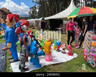 VENTA MONIGOTES AV 1 DE MAYO Cuenca 29 de diciembre 2023. Venta de monigotes y pirotecnia fria en la avenida 1 de mayo en Cuenca. API CUENCA AZUAY Ecuador soi-VENTAMONIGOTESAV1DEMAYO-b023255c00bfacb2984a30ac6c1cd716 *** VENTE MONIGOTES AV 1 DE MAYO Cuenca 29 décembre 2023 Vente de monigotes et pyrotechniques froides dans l'avenue 1 de MAYO à CuAPAPAPAPESenca AZUAY Ecu842205VENTA220bAYD0c296c296x84iga25x Banque D'Images