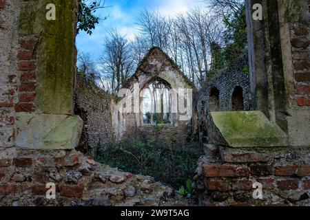 St John the Baptist, Croxton une église historique laissée à la nature, North Norfolk, Royaume-Uni Banque D'Images