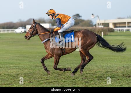 Mitchell Bastyan monte Wetanwindy pour l'entraîneur Milton Harris à Wincanton, le 21 mars 2022 Banque D'Images