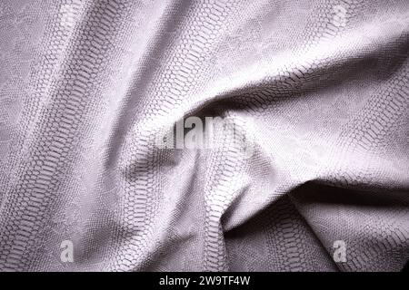 vue de dessus en tissu peau de serpent végétalien froissé blanc Banque D'Images