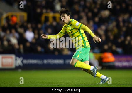 LONDRES, Royaume-Uni - 29 décembre 2023 : UI-JO Hwang de Norwich City pendant le match de championnat EFL entre Millwall FC et Norwich City FC au Den (crédit Banque D'Images