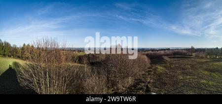 Panorama du Puy des Ferrières en direction du massif central Banque D'Images