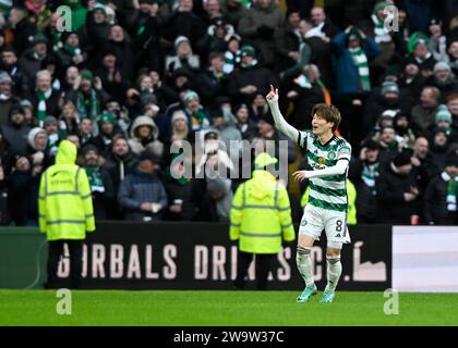 Glasgow, Royaume-Uni. 30 décembre 2023. Kyogo Furuhashi de Celtic célèbre après avoir marqué son 2e but lors du Scottish Premiership Match au Celtic Park, Glasgow. Le crédit photo devrait se lire : Neil Hanna/Sportimage crédit : Sportimage Ltd/Alamy Live News Banque D'Images