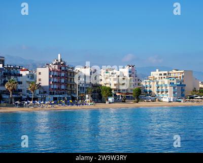 Plage de NEA Chora, ville de la Canée, Crète, Grèce Banque D'Images