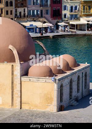 Mosquée Kucuk Hasan, vue surélevée, ville de la Canée, Crète, Grèce Banque D'Images