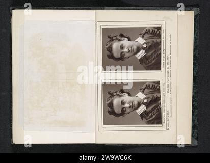 Deux portraits d'une femme inconnue, avec et sans retouche, anonyme, vers 1870 - dans ou avant 1875 papier photomécanique collotype femme adulte Banque D'Images