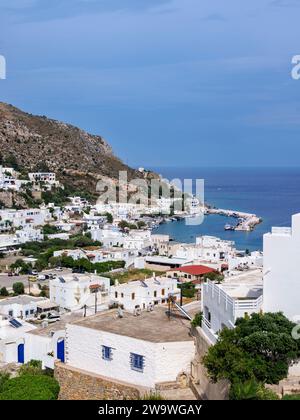 Vue vers le port de pêche de Pandeli, Agia Marina, île de Leros, Dodécanèse, Grèce Banque D'Images