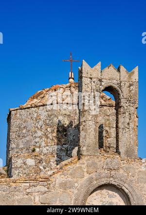 Église à l'entrée du monastère de Saint-Jean le théologien, Patmos Chora, île de Patmos, Dodécanèse, Grèce Banque D'Images