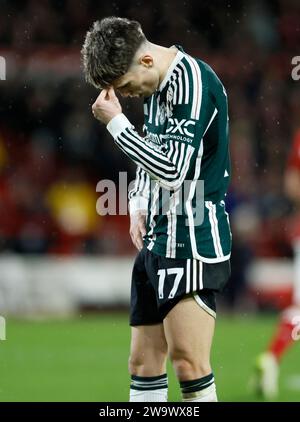 Alejandro Garnacho de Manchester United réagit lors du match de Premier League au City Ground, Nottingham. Date de la photo : Samedi 30 décembre 2023. Banque D'Images