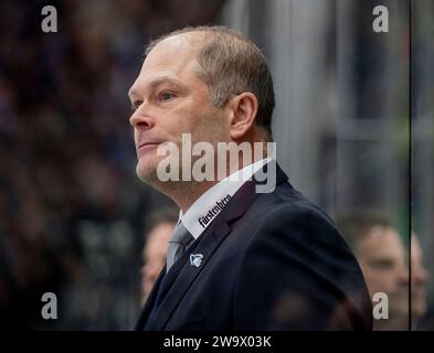 Augsbourg, Deutschland. 30 décembre 2023. Steve Walker (Chef-entraîneur, Schwenninger Wild Wings). Augsburger Panther gegen Schwenninger Wild Wings, Eishockey, DEL, 33. Spieltag, saison 2023/2024, 30.12.2023. Photo : Eibner-Pressefoto/Heike Feiner crédit : dpa/Alamy Live News Banque D'Images