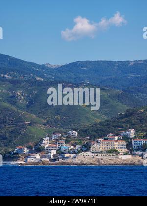 Vue vers les Armenistis, île d'Icaria, Nord Égée, Grèce Banque D'Images