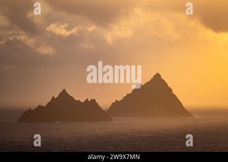 Île de Skellig Michael, vue du haut de Portmagee, Irlande Banque D'Images